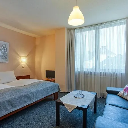 Hotel Ff&e Carlton